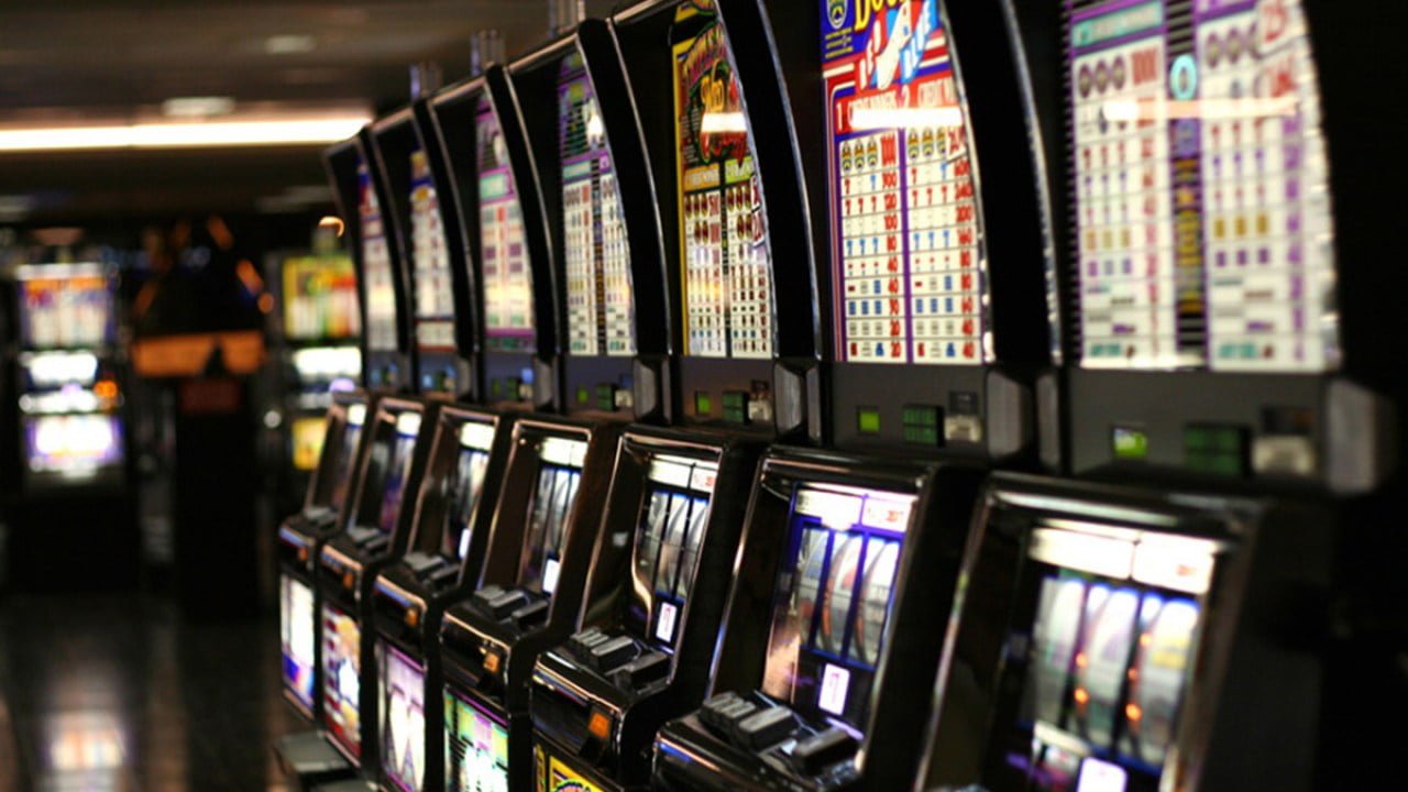 How to Win Playing Slot Machines?